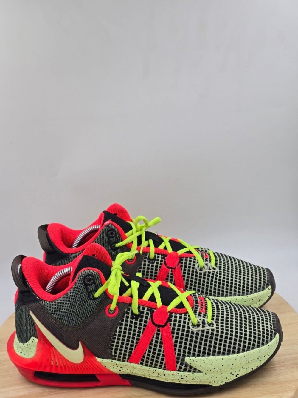 Nike LeBron Witness 7 Crimson Alligator Basketball Shoes Mens DM1123 001 sz 10